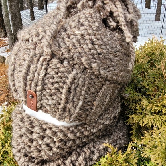 Wool winter set, sweater, hat and scarf, Barley color, hand knititted - Picture 11 of 16